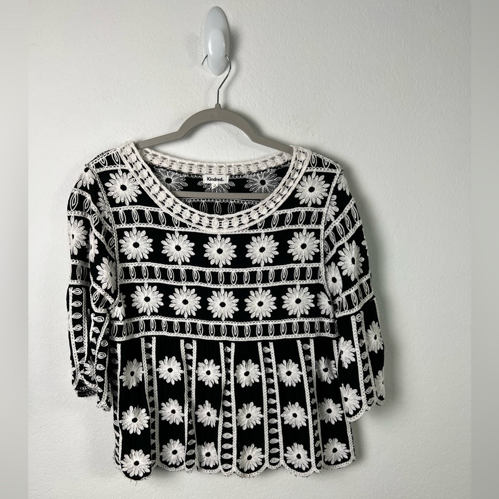 Kindred Black & White Lace Embroidered Floral and Scalloped Detail Boho Top